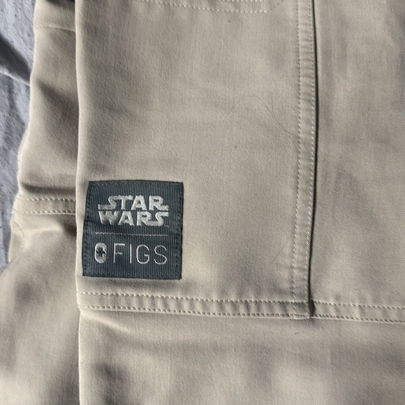 STAR WARS BABY YODA SCRUB SET - Picture 6 of 8